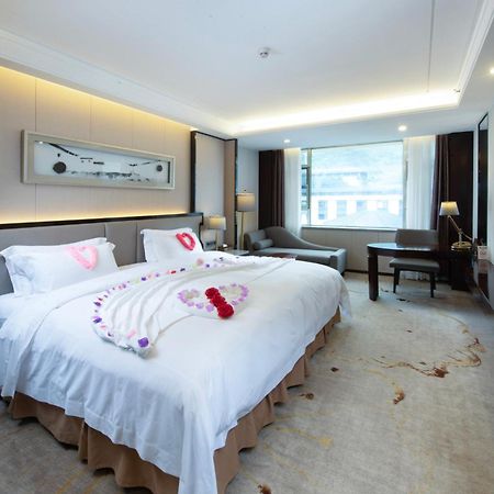 Shenzhen Silver Lake Conference Center Hotel Exterior photo